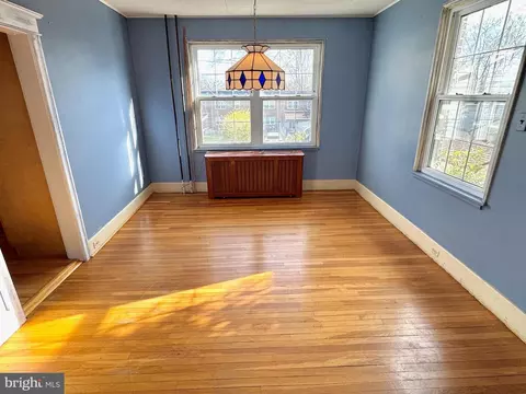 Living - 331 Sunset Rd, Reading, PA 19611 photo 3 of 4