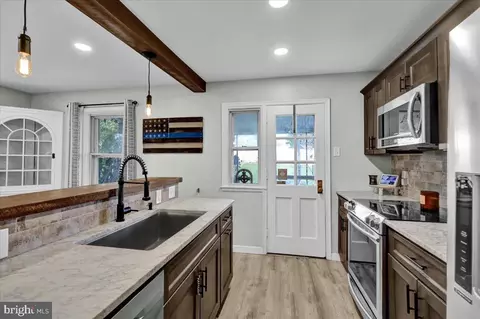 Kitchen - 617 Meade Tc, Reading, PA 19607 photo 3 of 3