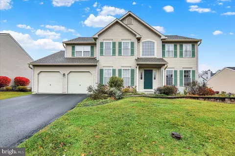 1105 Heathrow Ct, Reading, PA 19606