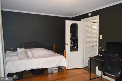 Bedroom - 137 Elm St, Reading, PA 19607 photo 5 of 9