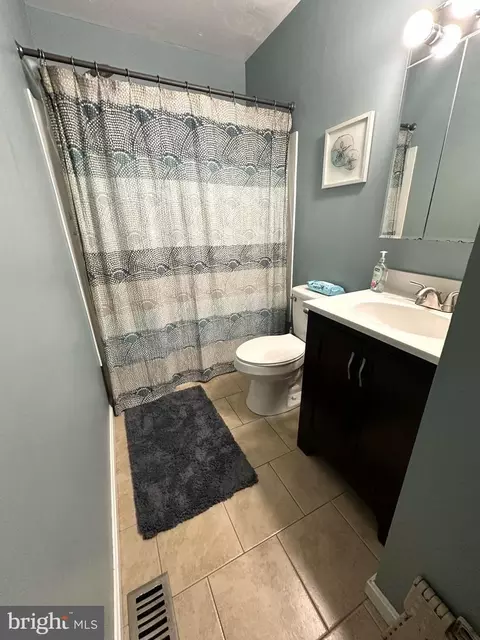 Bath - 1280 Fox Run, Reading, PA 19606 photo 1 of 1