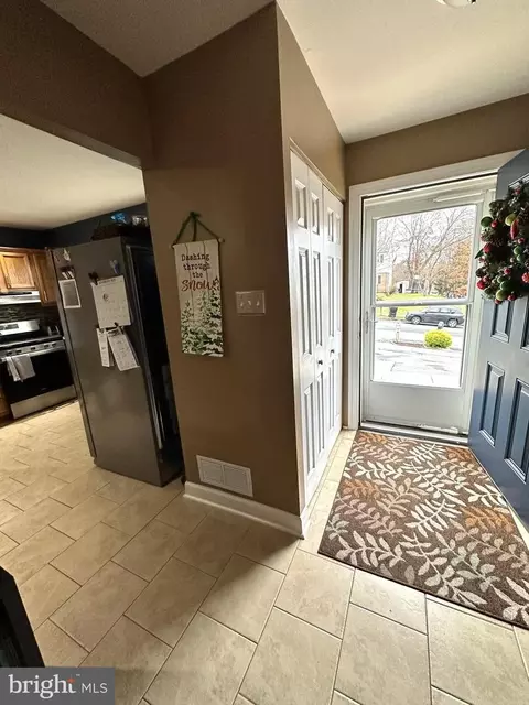 Entry Way - 1280 Fox Run, Reading, PA 19606 photo 1 of 2