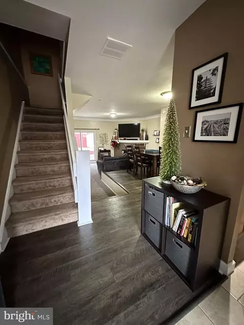 Entry Way - 1280 Fox Run, Reading, PA 19606 photo 2 of 2
