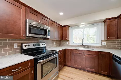 Kitchen - 2109 Cullum Dr, Reading, PA 19601 photo 2 of 4