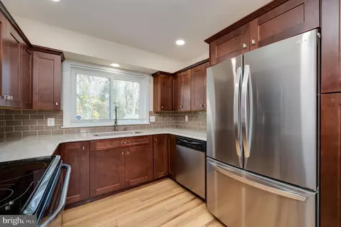 Kitchen - 2109 Cullum Dr, Reading, PA 19601 photo 3 of 4