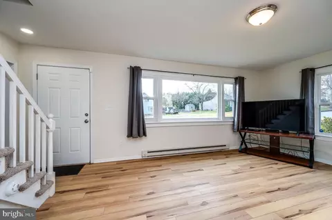 Living - 2109 Cullum Dr, Reading, PA 19601 photo 1 of 3