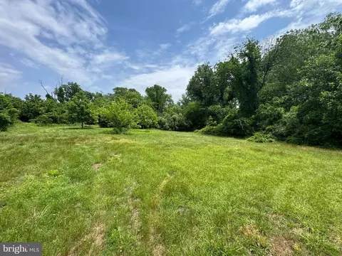 131 N Main St, Douglassville, PA 19518