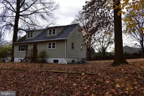 127 Cedar Ln, Reading, PA 19607