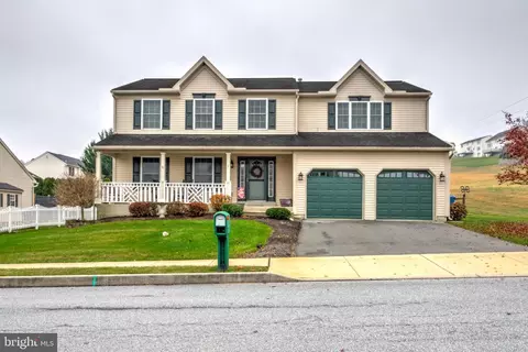 4 Crestview Dr, Reading, PA 19608
