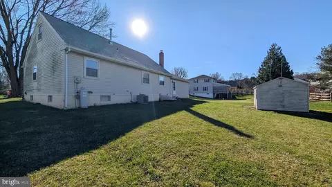 308 Spohn Rd, Reading, PA 19608 photo 3