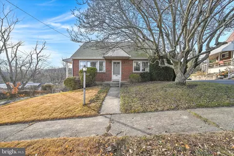 306 Sycamore Rd, Mohnton, PA 19540
