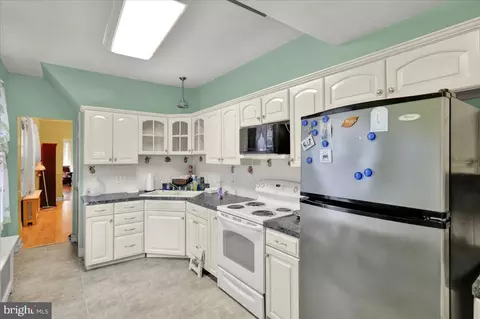 Kitchen - 537 Weiser St, Reading, PA 19601 photo 2 of 2