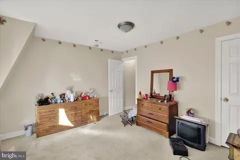 Bedroom - 537 Weiser St, Reading, PA 19601 photo 5 of 5