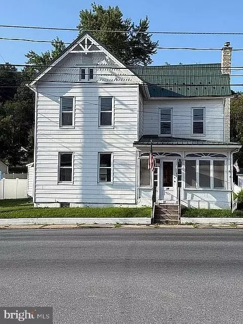 96 E Penn St, Lenhartsville, PA 19534