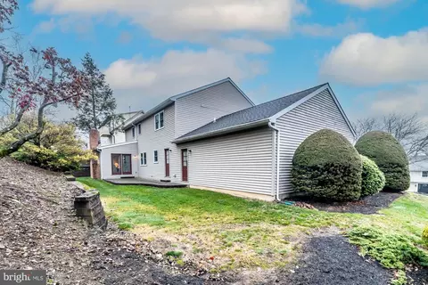 30 Estates Dr, Reading, PA 19606 photo 3