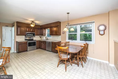 30 Estates Dr, Reading, PA 19606 photo 14