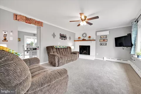 Living - 715 Tamarack Trl, Reading, PA 19607 photo 1 of 2