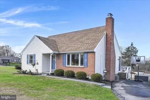 Exterior - 715 Tamarack Trl, Reading, PA 19607 photo 3 of 7