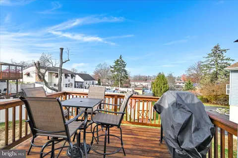 Exterior - 715 Tamarack Trl, Reading, PA 19607 photo 4 of 7