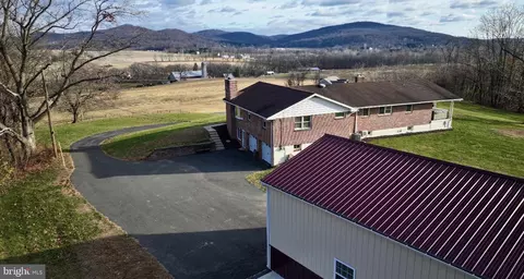 1744 Old Swede Rd, Douglassville, PA 19518