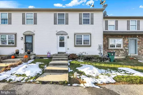 104 White Birch Ln, Blandon, PA 19510