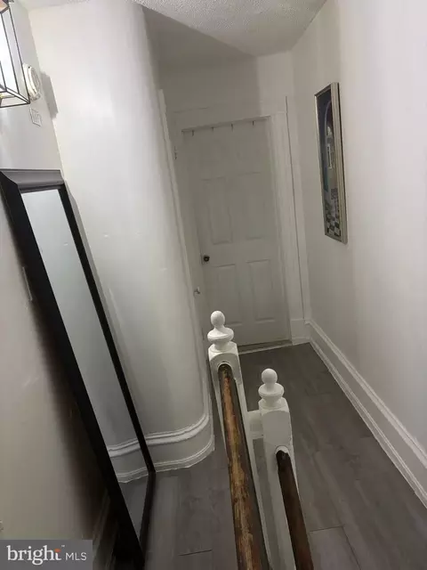 Entry Way - 439 Buttonwood St, Reading, PA 19601 photo 11 of 13