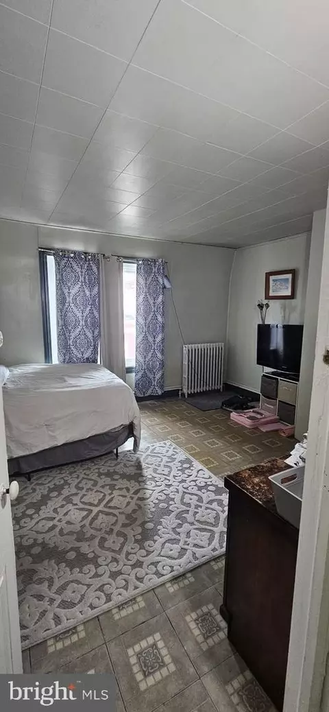 Bedroom - 439 Buttonwood St, Reading, PA 19601 photo 3 of 5