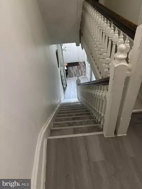 Entry Way - 439 Buttonwood St, Reading, PA 19601 photo 2 of 13