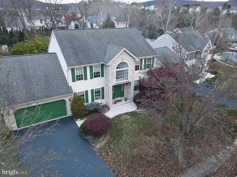 6 Taylor Dr, Reading, PA 19606