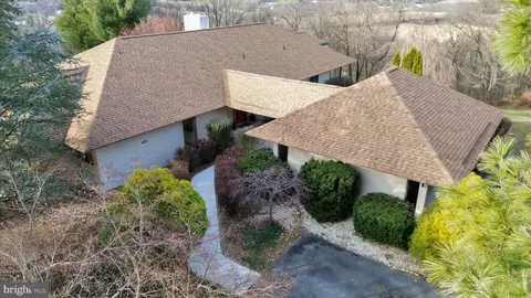 653 Scenic Dr, Bernville, PA 19506