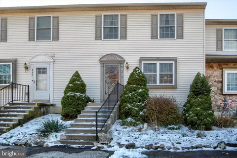 317 White Birch Ln, Blandon, PA 19510