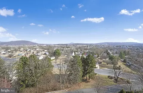 1375 Pershing Blvd #601, Reading, PA 19607 photo 2