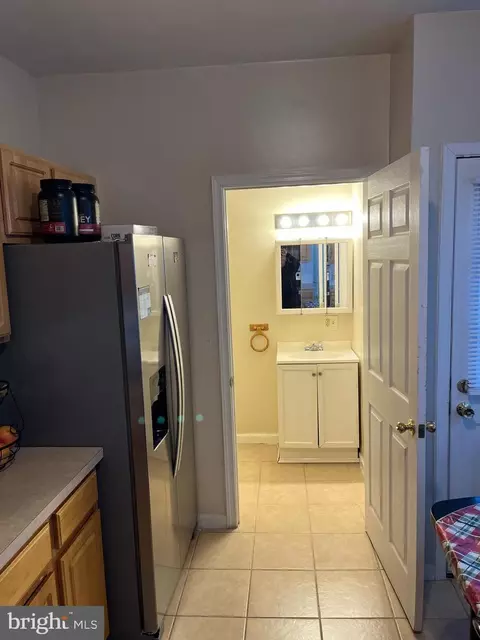 Entry Way - 833 N Front St, Reading, PA 19601 photo 4 of 5
