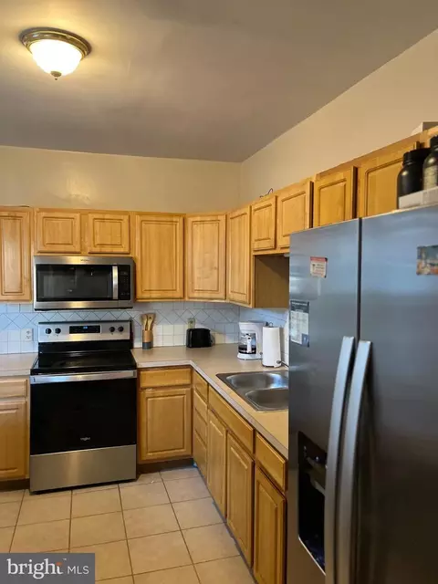Kitchen - 833 N Front St, Reading, PA 19601 photo 3 of 3