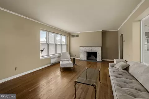 Living - 429 Devon Ter, Reading, PA 19607 photo 2 of 3