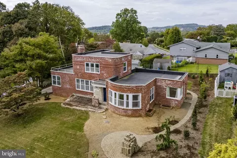 Exterior - 429 Devon Ter, Reading, PA 19607 photo 7 of 11