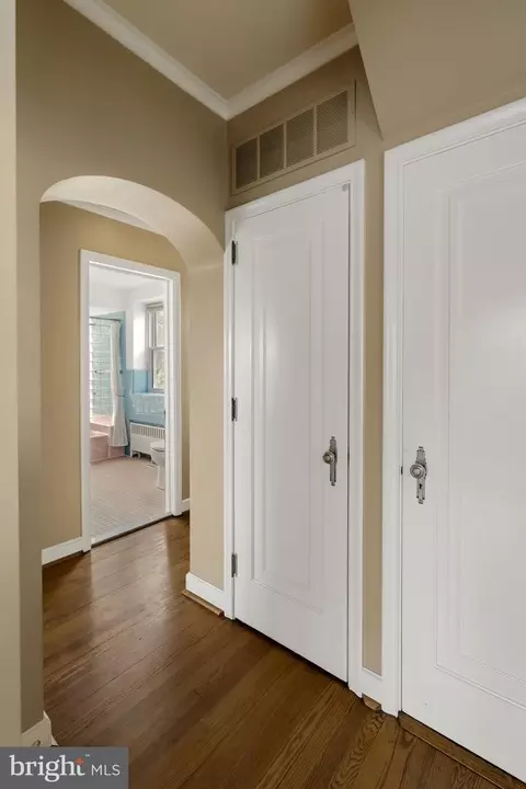 Entry Way - 429 Devon Ter, Reading, PA 19607 photo 5 of 7