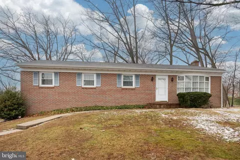 205 Blackwood Dr, Reading, PA 19606