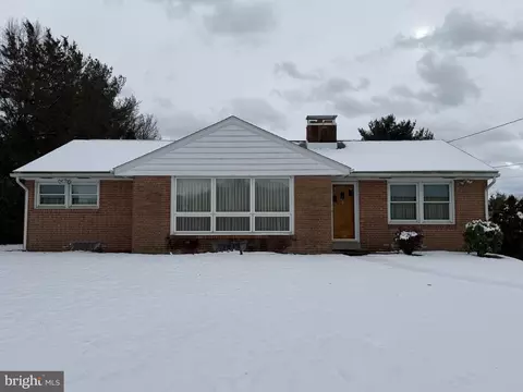 2944 Bernville Rd, Leesport, PA 19533