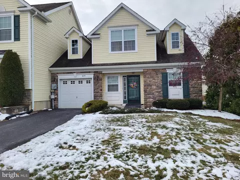 419 Harvest Dr, Blandon, PA 19510