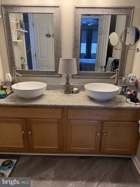 Bath - 28 Charlemont Ct, Reading, PA 19607 photo 1 of 1
