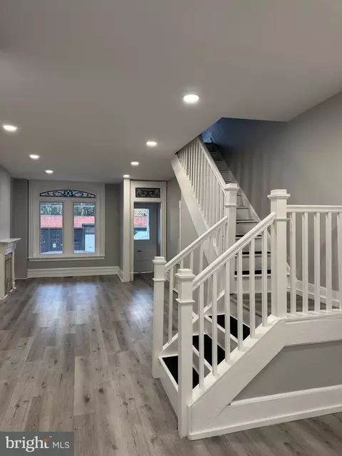 Entry Way - 521 Windsor St, Reading, PA 19601 photo 1 of 4