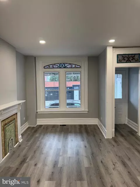 Living - 521 Windsor St, Reading, PA 19601 photo 1 of 4