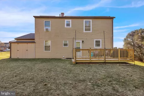 Exterior - 4237 Danor Dr, Reading, PA 19605 photo 6 of 7