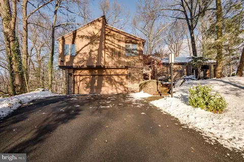 27 Eagle Ln, Reading, PA 19607