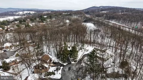View/Area - 27 Eagle Ln, Reading, PA 19607 photo 2 of 8