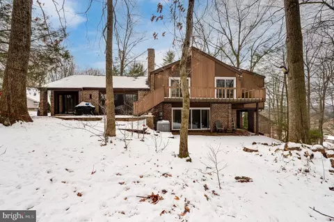 Exterior - 27 Eagle Ln, Reading, PA 19607 photo 6 of 7