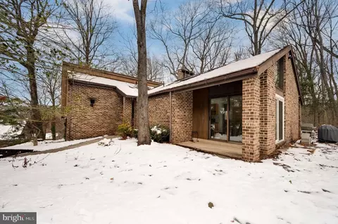 Exterior - 27 Eagle Ln, Reading, PA 19607 photo 4 of 7