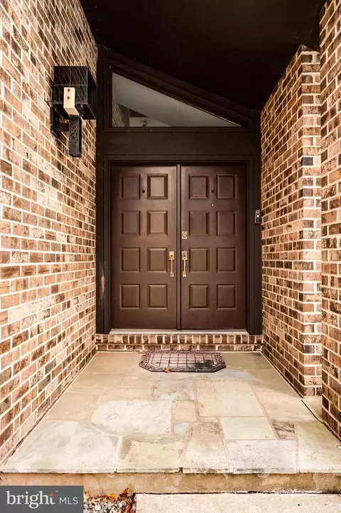 Entry Way - 27 Eagle Ln, Reading, PA 19607 photo 1 of 4