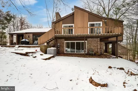 Exterior - 27 Eagle Ln, Reading, PA 19607 photo 5 of 7